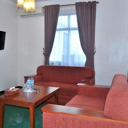 Pia Hotel Pangkalpinang Pangkalan Baru Esterno foto